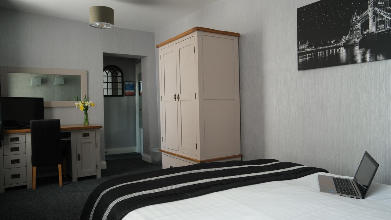 The White House Hotel Telford Exterior foto